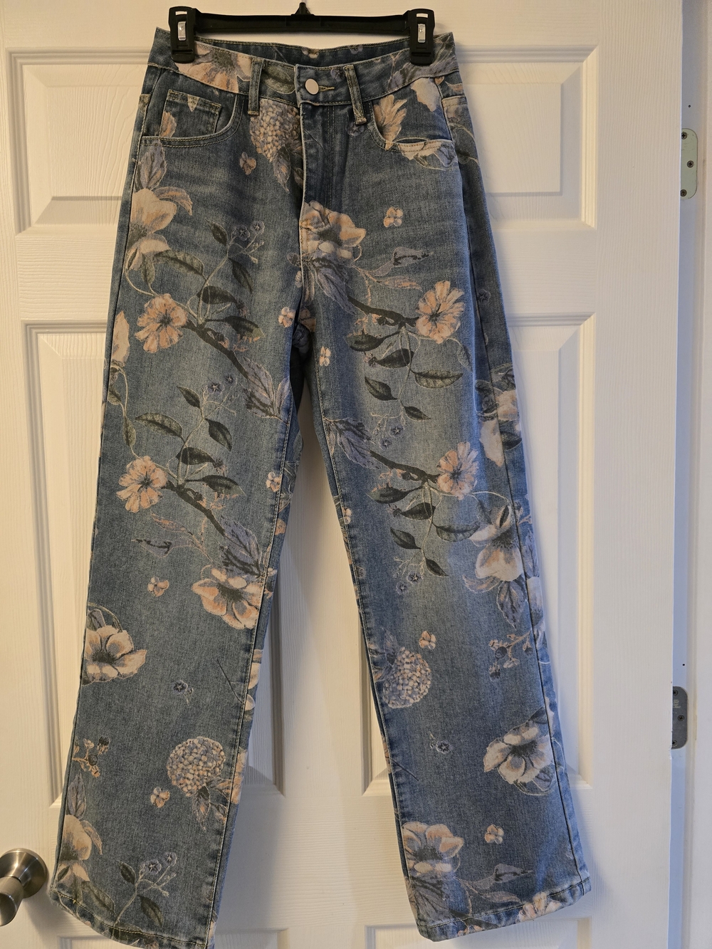 Source Unknown Blue Denim Straight Leg Jeans with Peach Floral Print